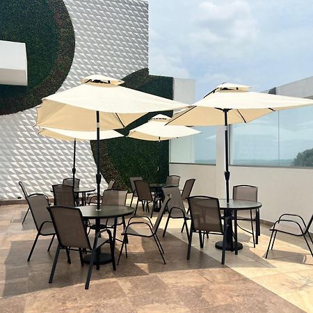 Puerto Santa Ana Suites גוויאקיל מראה חיצוני תמונה