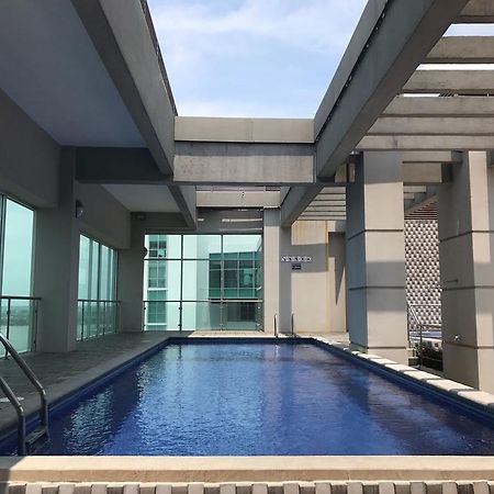 Puerto Santa Ana Suites גוויאקיל מראה חיצוני תמונה