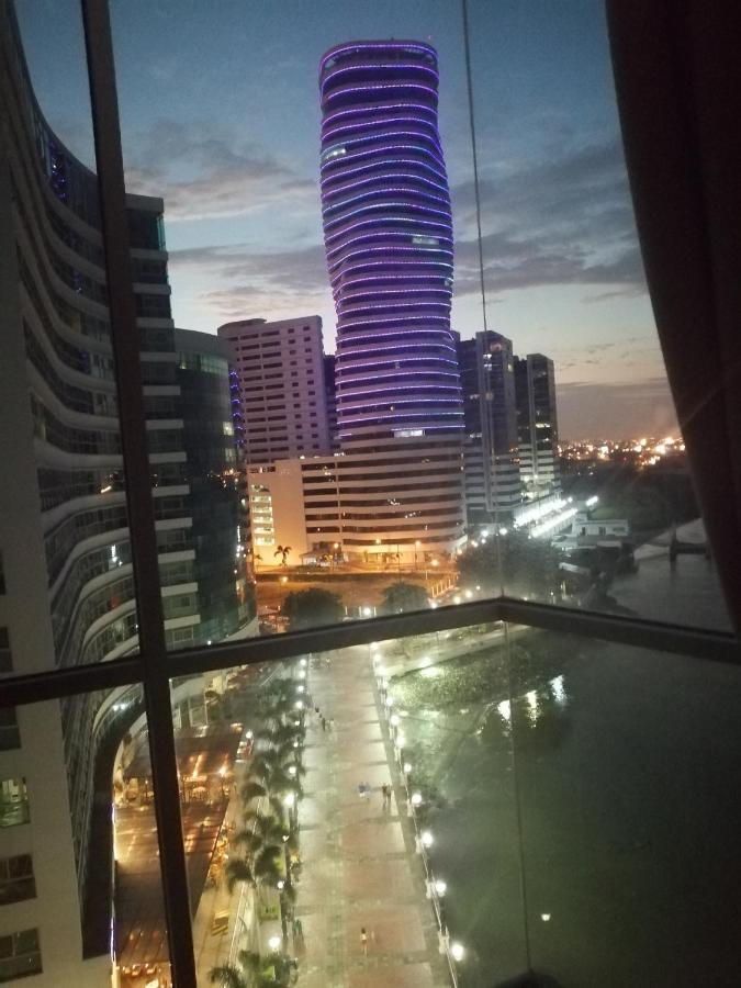 Puerto Santa Ana Suites גוויאקיל מראה חיצוני תמונה