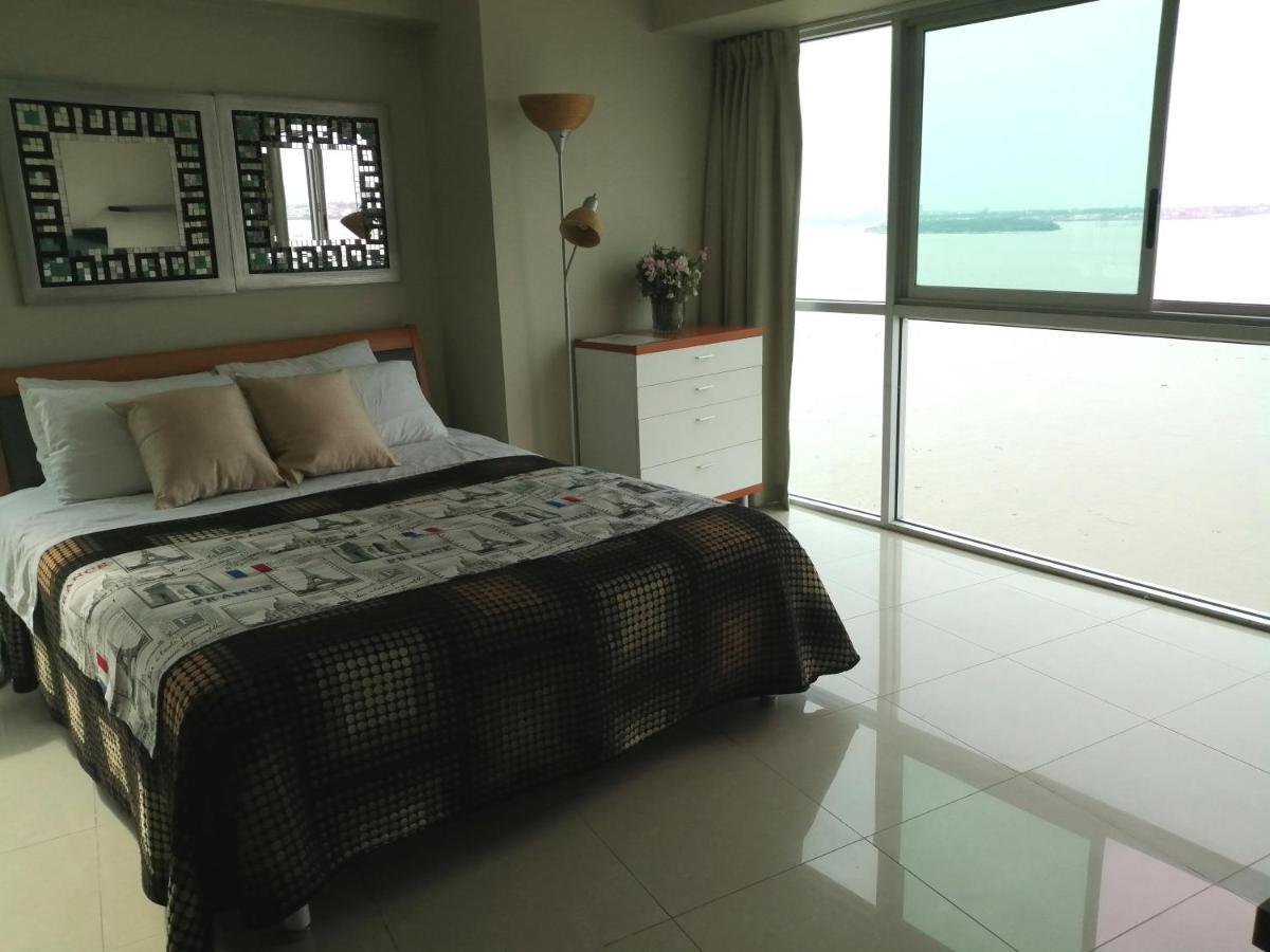 Puerto Santa Ana Suites גוויאקיל מראה חיצוני תמונה