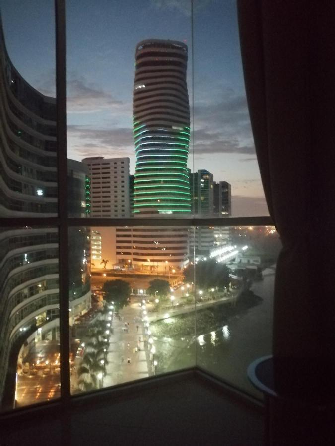 Puerto Santa Ana Suites גוויאקיל מראה חיצוני תמונה