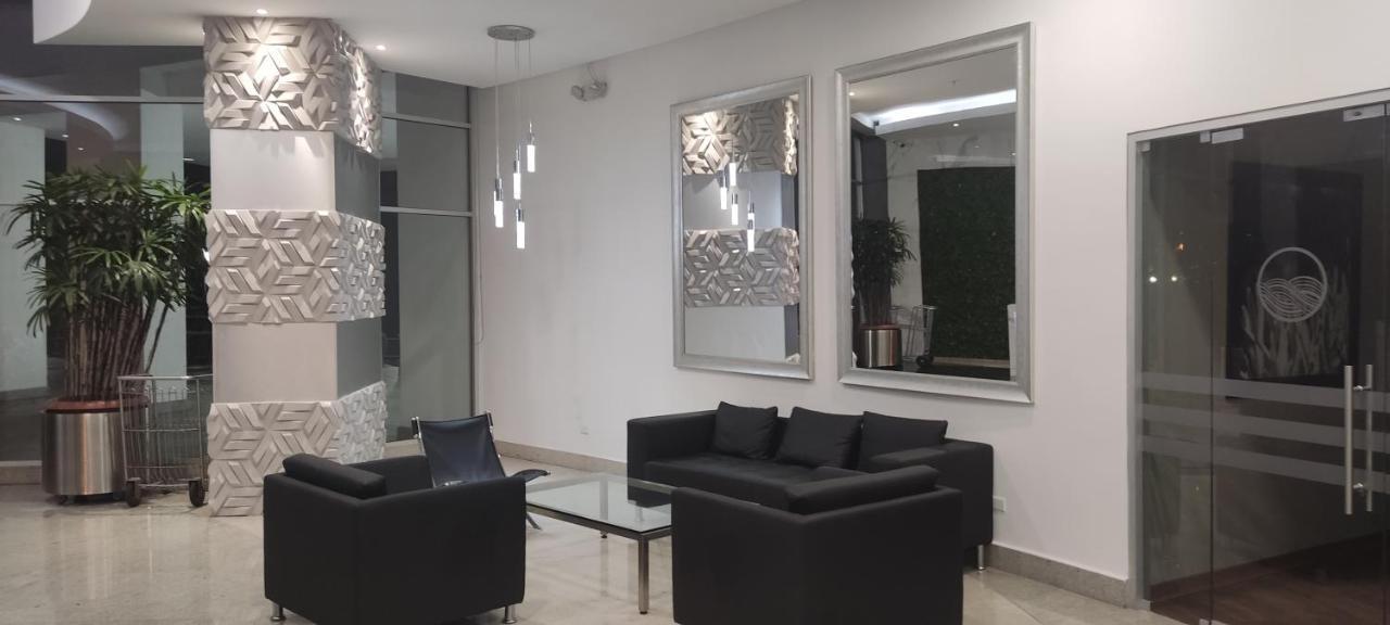 Puerto Santa Ana Suites גוויאקיל מראה חיצוני תמונה