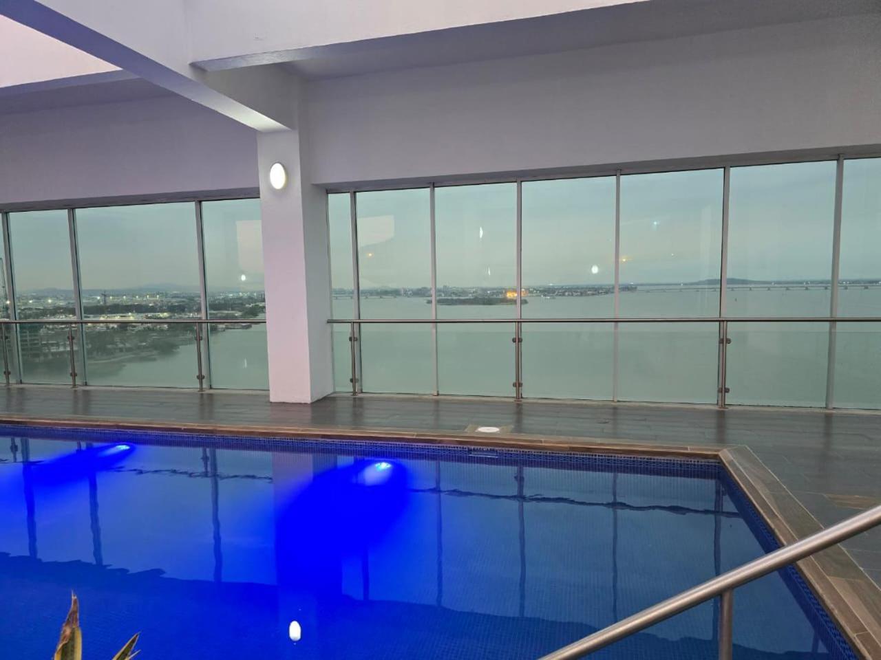 Puerto Santa Ana Suites גוויאקיל מראה חיצוני תמונה