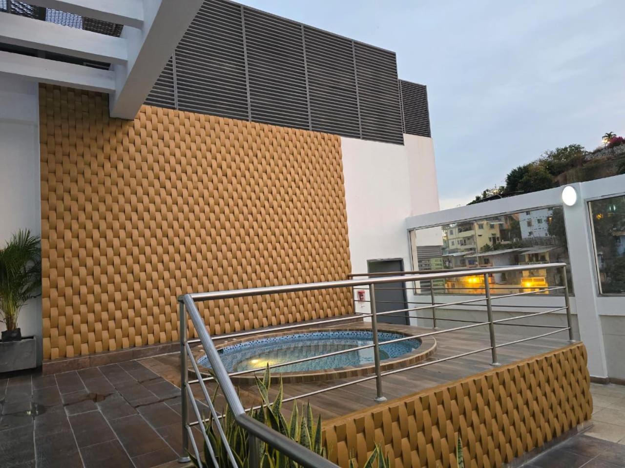 Puerto Santa Ana Suites גוויאקיל מראה חיצוני תמונה