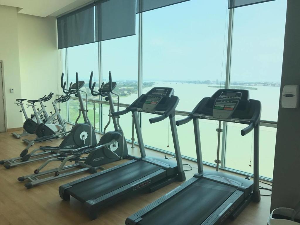Puerto Santa Ana Suites גוויאקיל מראה חיצוני תמונה